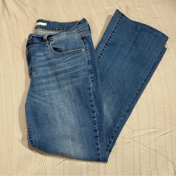 Levi's 515 bootcut jeans, size 12, medium wash, casual, denim, spring, outdoors - Picture 1 of 6
